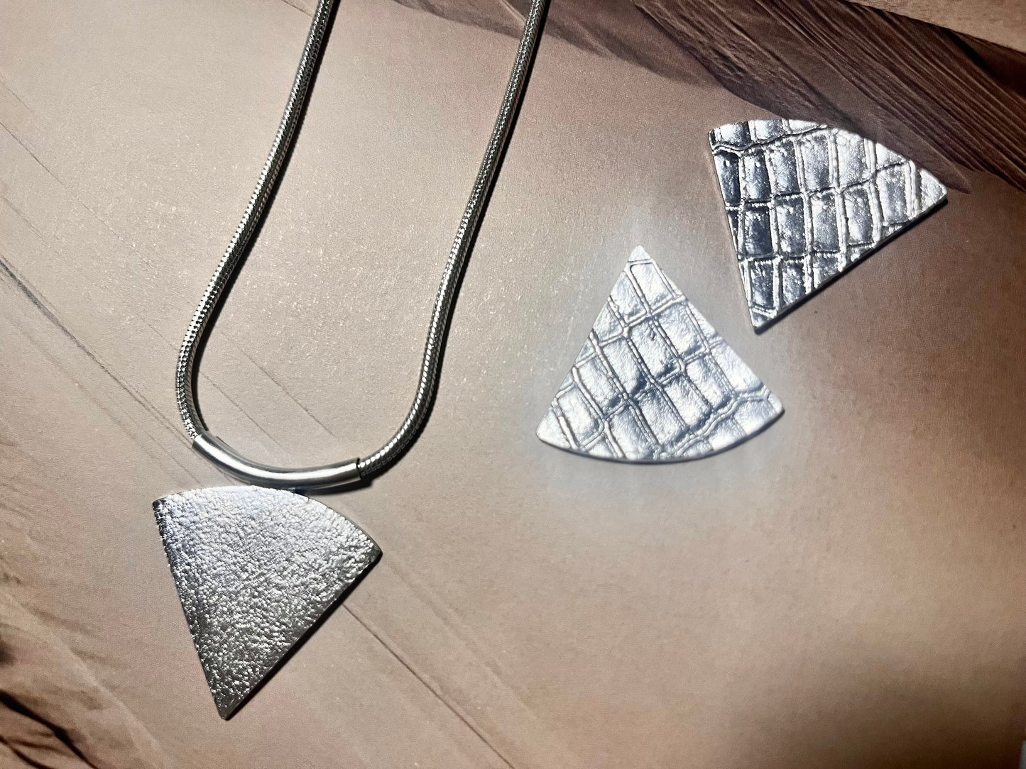 Hurlevent Reversible Necklace