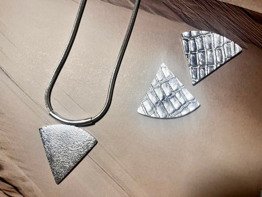 Hurlevent Reversible Necklace