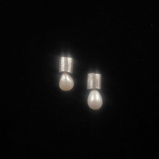 Obscure Pearl Earrings