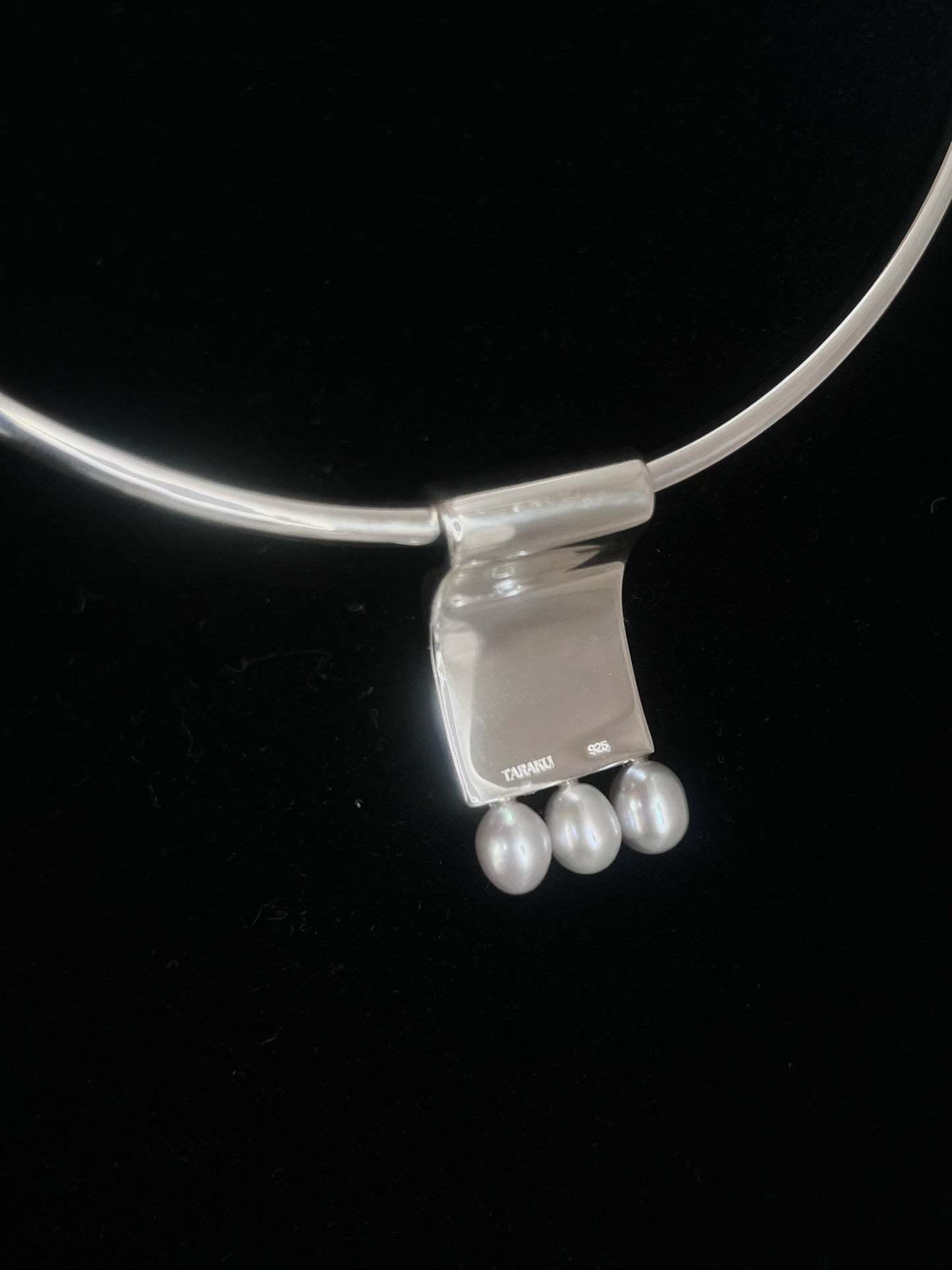 Obscure Pearl Necklace